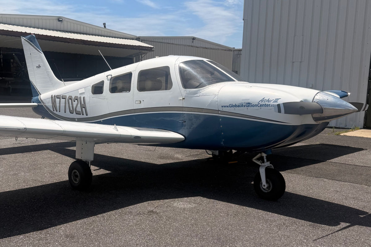 Piper Archer III — TAA N7702H